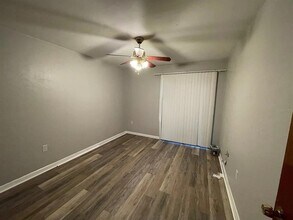 2210 SW 70th Terrace in Gainesville, FL - Foto de edificio - Building Photo