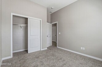 909 Ada Ln in El Paso, TX - Foto de edificio - Building Photo