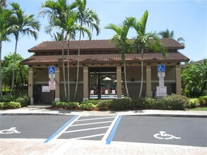 6920 Julia Gardens Dr in Coconut Creek, FL - Building Photo - Building Photo