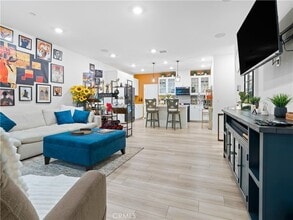 5628 Kate Way in Fontana, CA - Foto de edificio - Building Photo