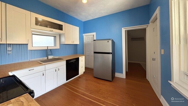 property at 55 Glenwood Rd