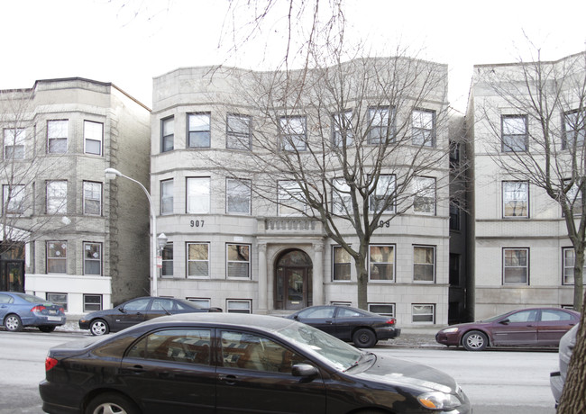 909 W Sheridan Rd in Chicago, IL - Building Photo - Building Photo