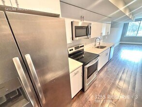 3255 Ridge Ave in Philadelphia, PA - Building Photo - Building Photo