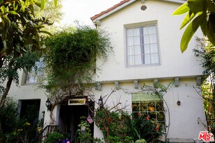 10520 Eastborne Ave in Los Angeles, CA - Building Photo