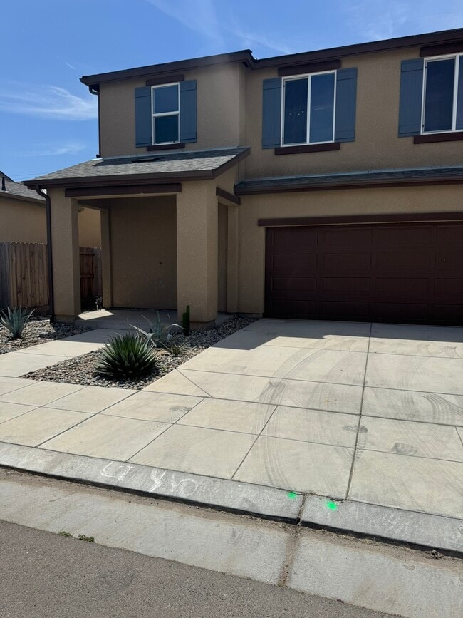 6201 W Austin Ave in Fresno, CA - Building Photo - Building Photo