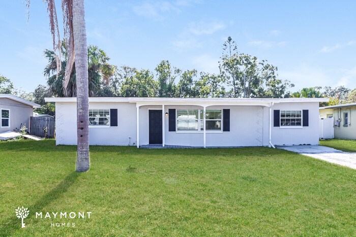 3290 Hillsdale Ave in Largo, FL - Foto de edificio