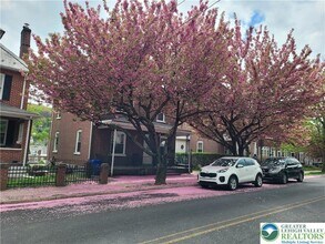 1024 Delaware Ave, Unit 1st Flr in Fountain Hill, PA - Building Photo - Building Photo