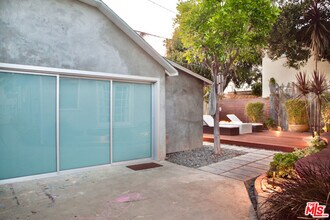 1153 N Poinsettia Pl in West Hollywood, CA - Building Photo - Building Photo