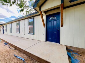 324 37th St in Lubbock, TX - Building Photo - Building Photo