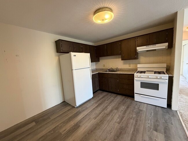 134 Mammoth Rd in Hooksett, NH - Building Photo - Building Photo