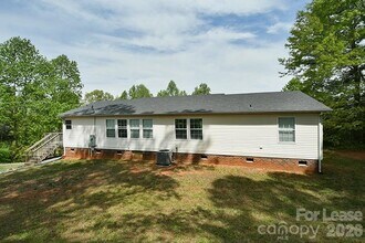 5211 Foley Dr in Hickory, NC - Building Photo - Building Photo