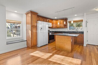 4 Touchstone Dr-Unit -135 in Lake Oswego, OR - Building Photo - Building Photo