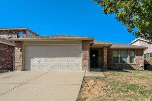 8112 Southern Pine Way, Unit 12306 in Fort Worth, TX - Building Photo