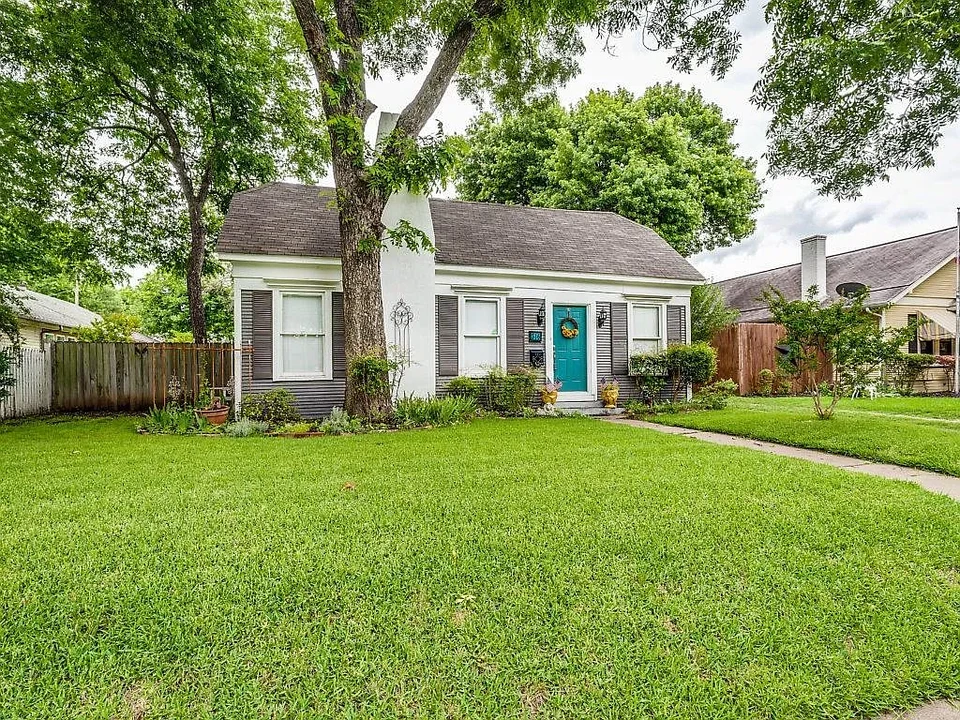 316 Harbin Ave in Waxahachie, TX - Foto de edificio