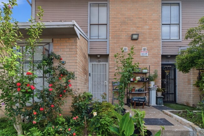 property at 11000 Kinghurst Dr
