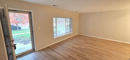 944 Thomas Ave in North Brunswick, NJ - Foto de edificio - Building Photo