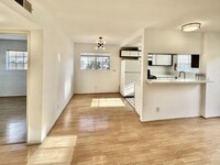 2456 Arizona Ave, Unit 4 in Santa Monica, CA - Building Photo - Building Photo