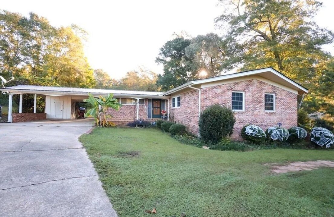 303 Sun Valley Dr in Americus, GA - Building Photo