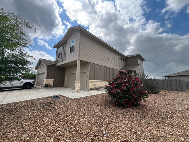 2250 Avery Village in New Braunfels, TX - Foto de edificio - Building Photo