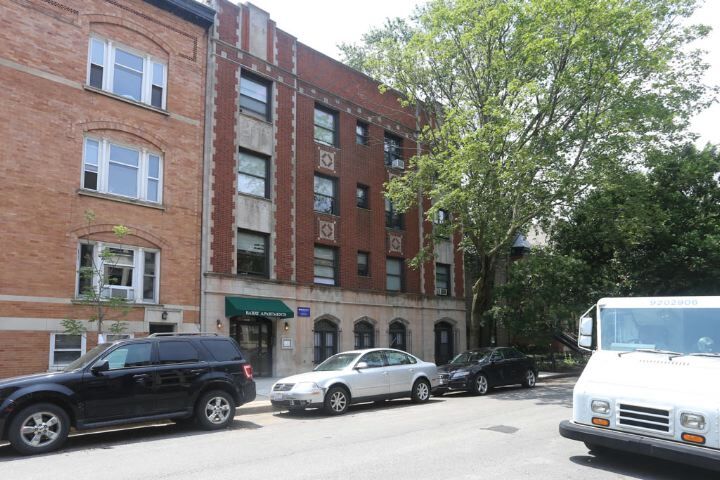 640 W Barry Ave in Chicago, IL - Building Photo