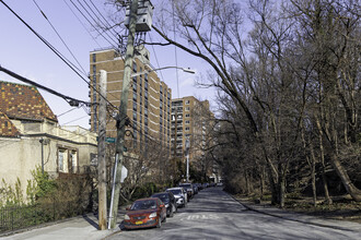 La Rive in Bronx, NY - Building Photo - Building Photo