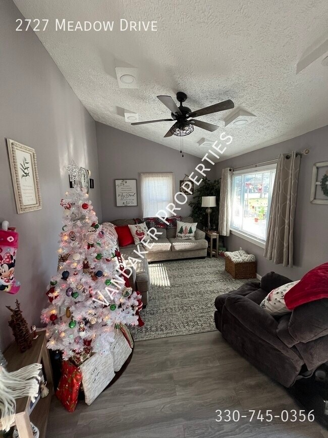 property at 2727 Meadow Dr