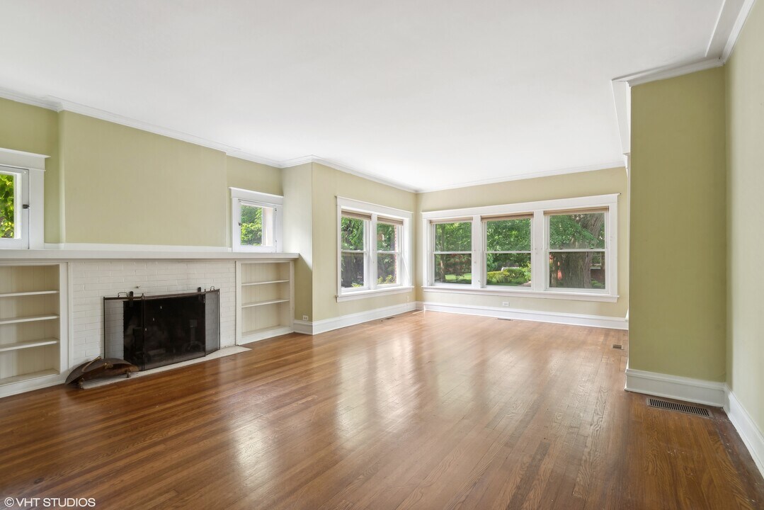 2741 Eastwood Ave in Evanston, IL - Building Photo