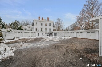 9 Lyme St in Old Lyme, CT - Foto de edificio - Building Photo