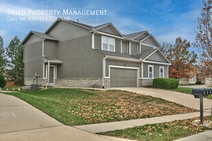 755 N Findley St in Olathe, KS - Building Photo