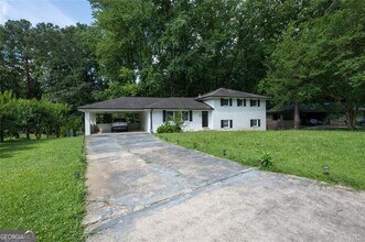 1025 Hilburn Dr SE in Atlanta, GA - Building Photo - Building Photo