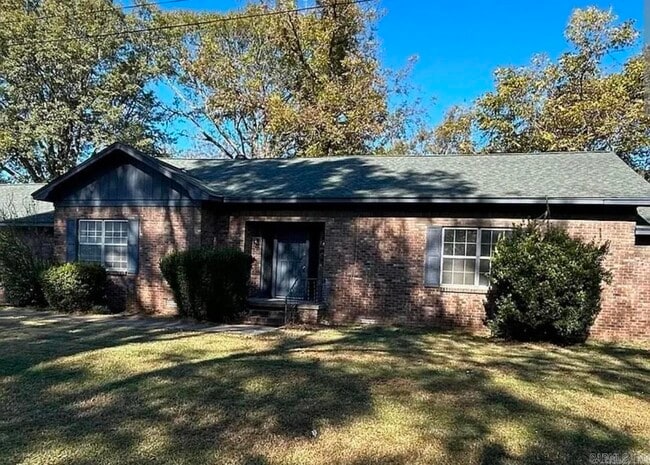 property at 220 Mc Kinley St