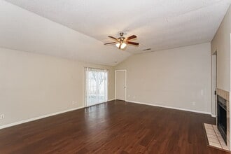 416 Rifleman Trail in Arlington, TX - Foto de edificio - Building Photo