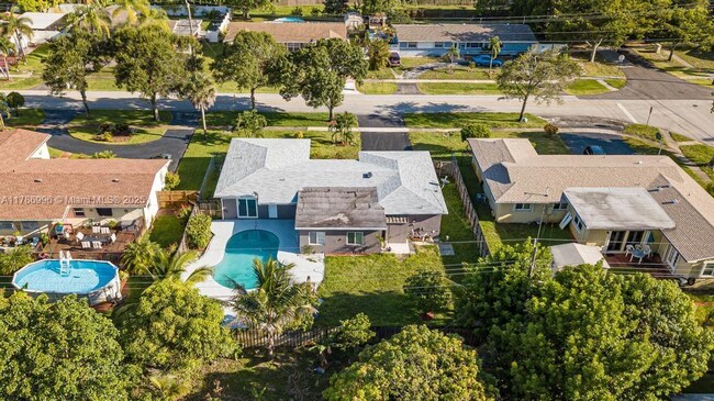 4777 NW 5th St in Plantation, FL - Building Photo - Building Photo