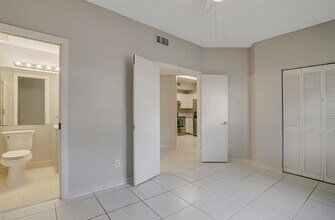 401 SW 158th Ter, Unit 105 in Pembroke Pines, FL - Building Photo - Building Photo