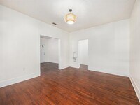 1118 Peddie St photo'