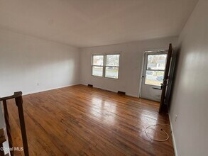 5 Dowling Rd in Albany, NY - Building Photo - Building Photo