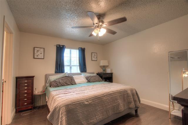 205 W Trinity St in Forney, TX - Building Photo