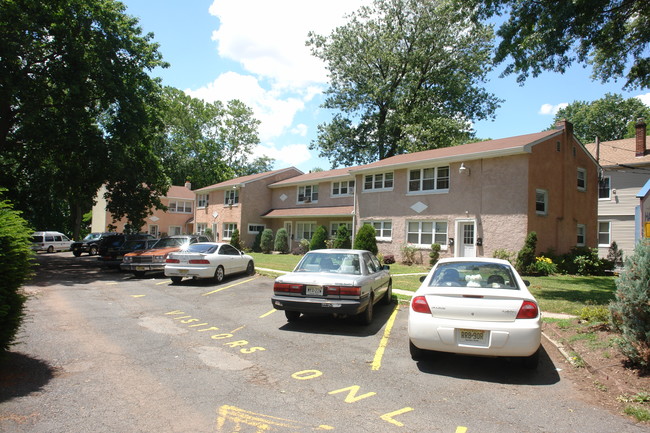 Hamilton Gardens in Rahway, NJ - Building Photo - Building Photo