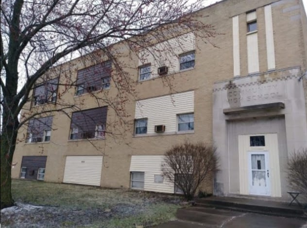 property at 435 S Broadway St