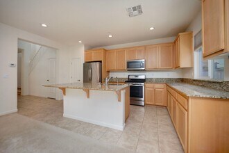 1175 Dartmouth Cir in Dixon, CA - Building Photo - Building Photo