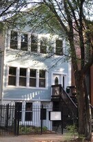 1940 W Ohio St in Chicago, IL - Building Photo