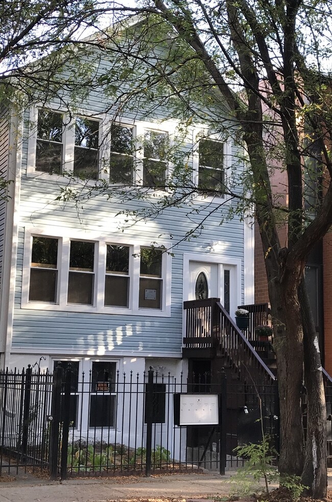 property at 1940 W Ohio St