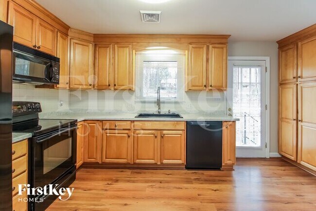 690 Valley Brook Ln in Winston-Salem, NC - Building Photo - Building Photo