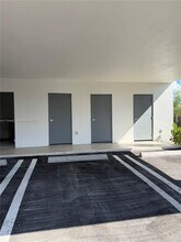 210 SE 10th St in Hallandale Beach, FL - Building Photo - Building Photo