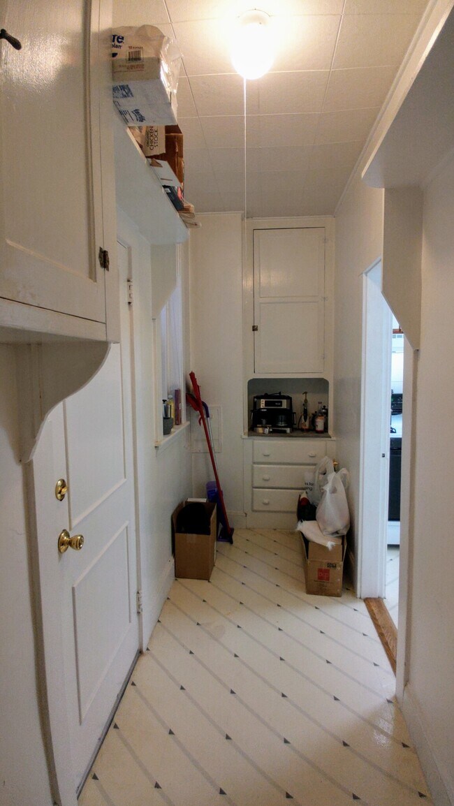51 Manchester Rd, Unit 2-bed Brookline U3 in Brookline, MA - Building Photo - Building Photo