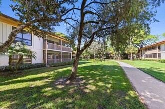 163 Brackenwood Rd in Palm Beach Gardens, FL - Building Photo - Building Photo