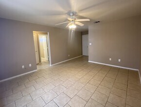 2801 Cantabrian Dr, Unit D in Killeen, TX - Foto de edificio - Building Photo