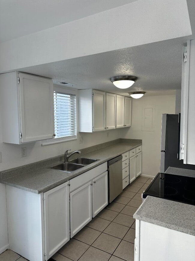 7486 S 1000 E in Midvale, UT - Building Photo - Building Photo