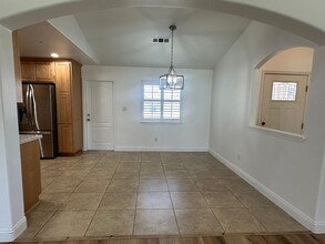 18260 Santa Anita St in Tehachapi, CA - Building Photo - Building Photo