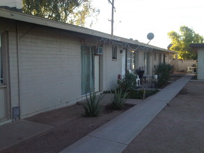 1816 E Oak St in Phoenix, AZ - Foto de edificio - Building Photo